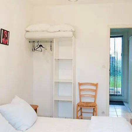 L' Apartment *